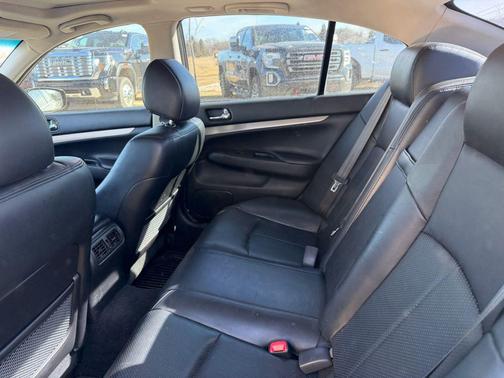 2013 INFINITI G37x Base