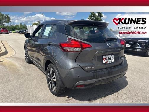 2020 Nissan Kicks SR