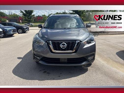 2020 Nissan Kicks SR