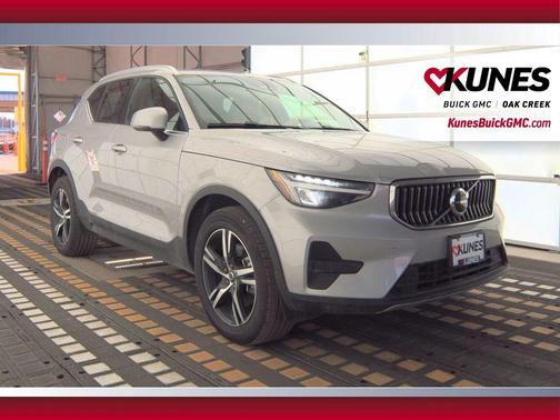 2024 Volvo XC40 B5 Core