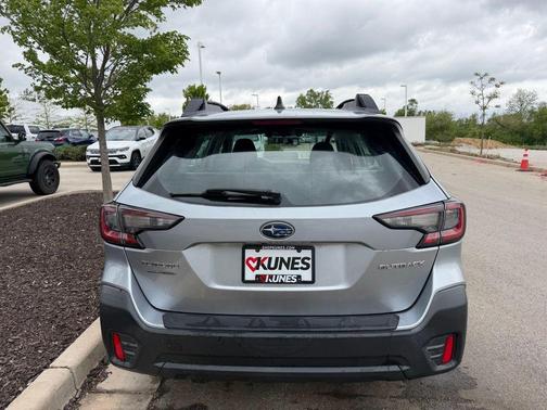 Ice Silver Metallic 2020 Subaru Outback Base