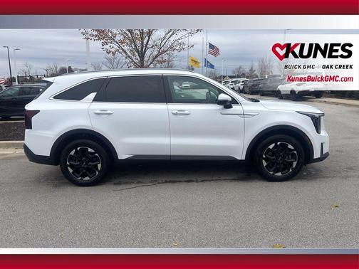 2024 Kia Sorento S