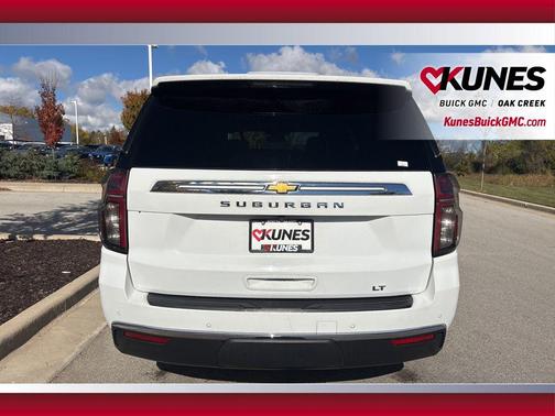 2023 Chevrolet Suburban LT