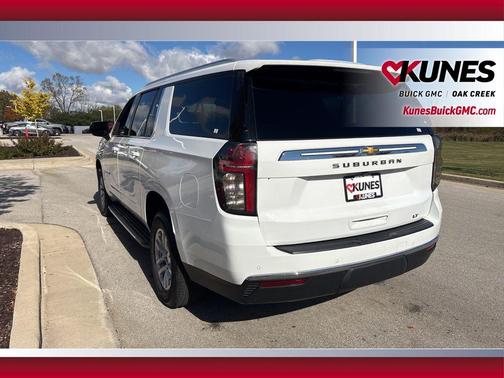 2023 Chevrolet Suburban LT