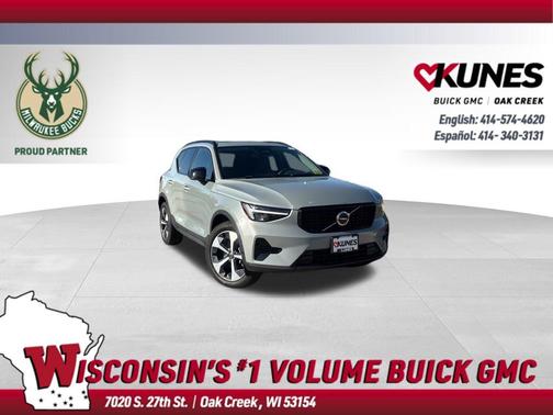 2024 Volvo XC40 B5 Core