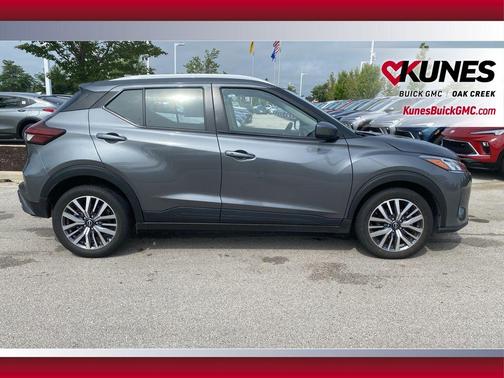 Gun Metallic 2024 Nissan Kicks SV