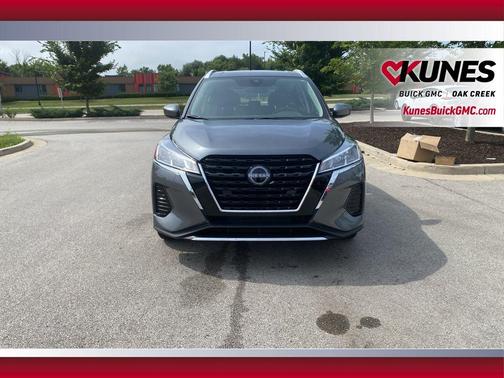 Gun Metallic 2024 Nissan Kicks SV