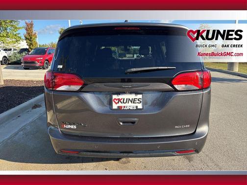 2018 Chrysler Pacifica Touring Plus