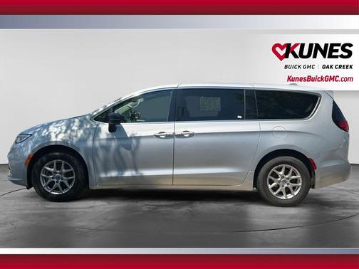 Silver Mist Clearcoat 2024 Chrysler Pacifica Touring L