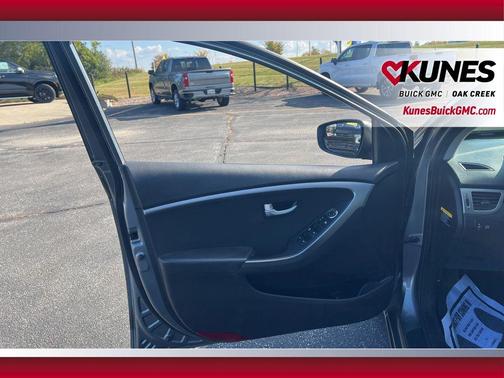 2017 Hyundai Elantra GT Base