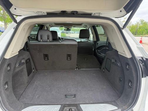 Summit White 2020 Buick Envision FWD Essence