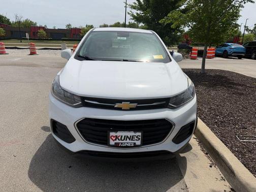 Summit White 2020 Chevrolet Trax LS