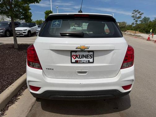 Summit White 2020 Chevrolet Trax LS