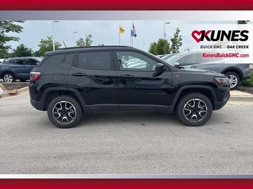2024 Jeep Compass Trailhawk