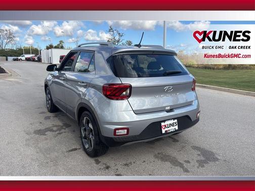 2025 Hyundai VENUE SEL