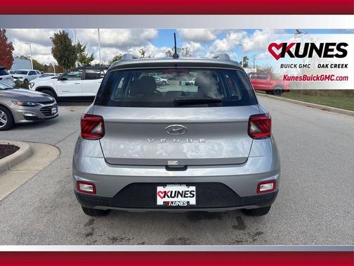 2025 Hyundai VENUE SEL