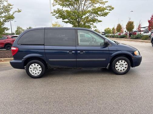 2006 Chrysler Town & Country Base