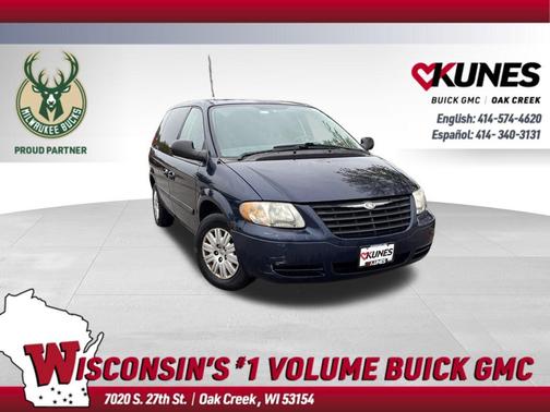 2006 Chrysler Town & Country Base