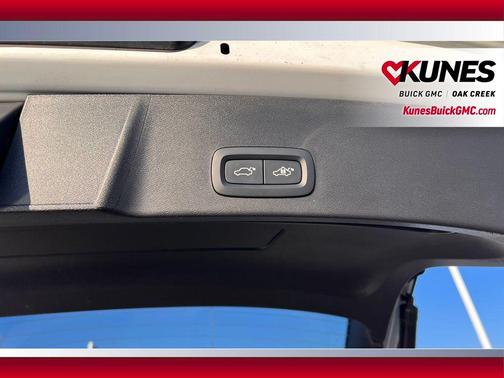 2024 Volvo XC40 B5 Core