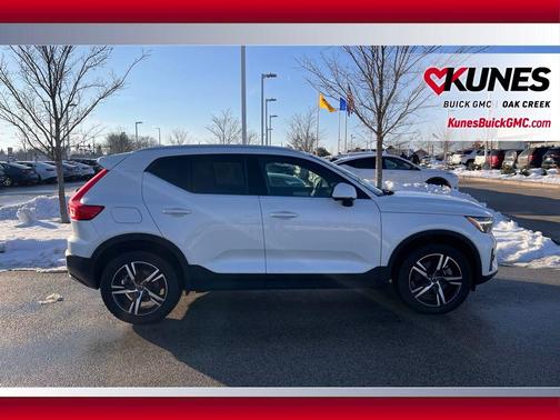 2024 Volvo XC40 B5 Core