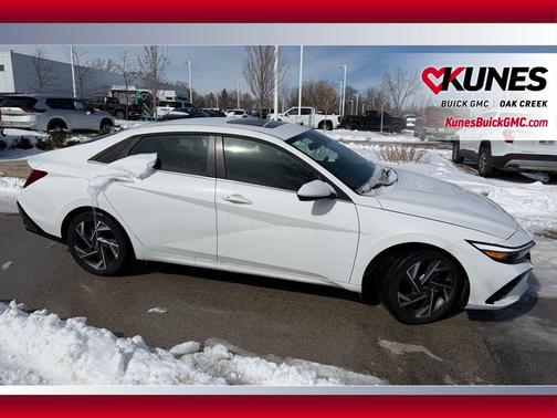 2025 Hyundai ELANTRA SEL