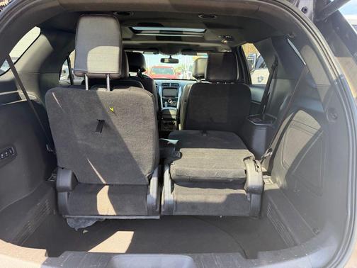 Beige 2015 Ford Explorer Limited