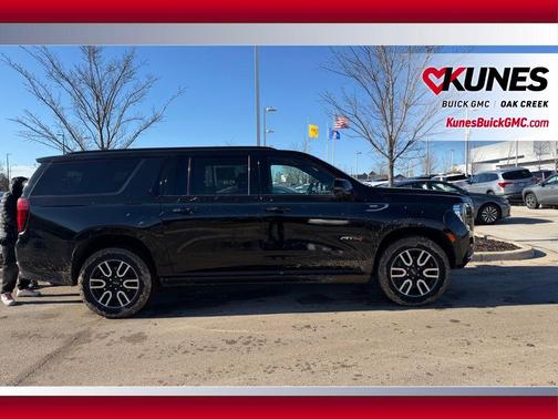 2023 GMC Yukon XL AT4