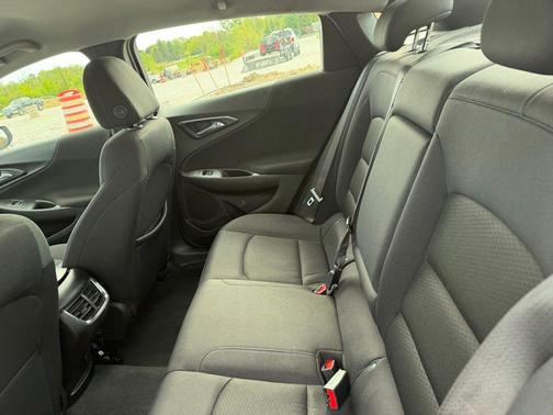 Mosaic Black Metallic 2023 Chevrolet Malibu FWD 1LT