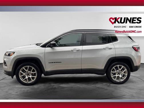 Silver Zynith Metallic Clearcoat 2025 Jeep Compass Limited