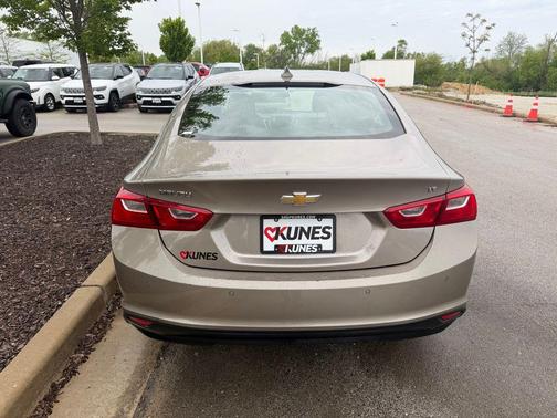Mineral Gray Metallic 2023 Chevrolet Malibu FWD 1LT