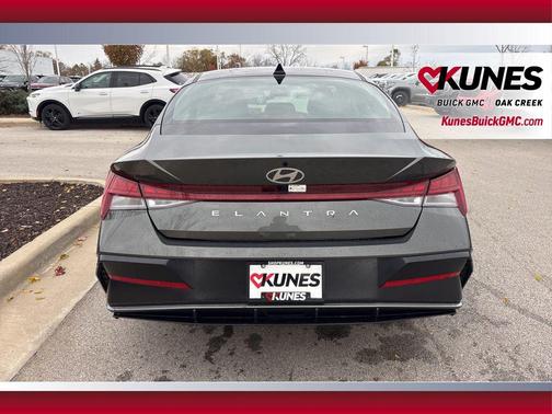 2025 Hyundai ELANTRA SEL