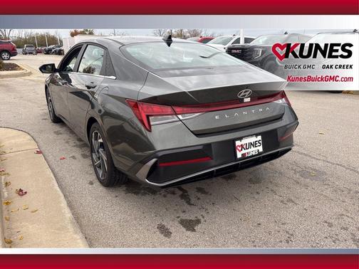 2025 Hyundai ELANTRA SEL