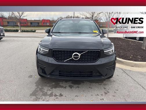 2024 Volvo XC40 B5 Core