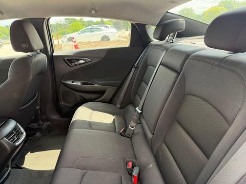 Mosaic Black Metallic 2022 Chevrolet Malibu FWD LT