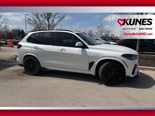 2022 BMW X5 M50i