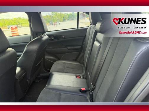 Labrador Black Pearl 2024 Mitsubishi Eclipse Cross SE