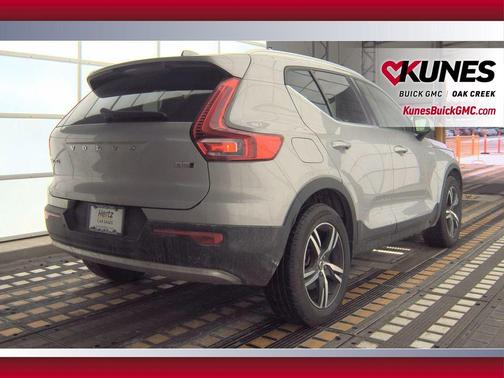 2024 Volvo XC40 B5 Core