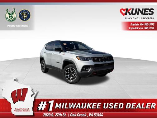 Silver Zynith Metallic Clearcoat 2025 Jeep Compass Trailhawk