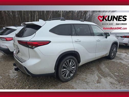 2022 Toyota Highlander Platinum