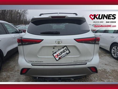 2022 Toyota Highlander Platinum