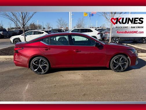 2025 Nissan Altima SR FWD