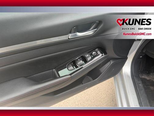 2025 Nissan Altima SR FWD