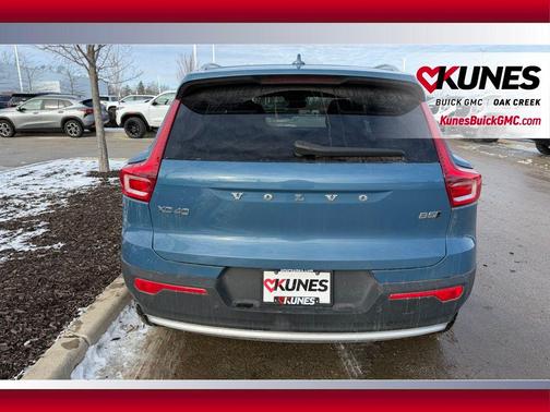 2024 Volvo XC40 B5 Core