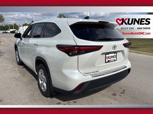 2023 Toyota Highlander LE