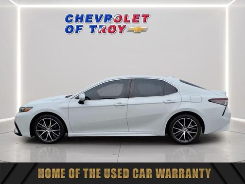 Ice 2022 Toyota Camry SE