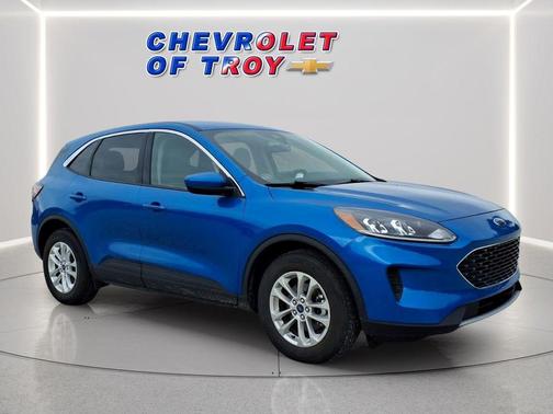 Velocity Blue Metallic 2020 Ford Escape SE