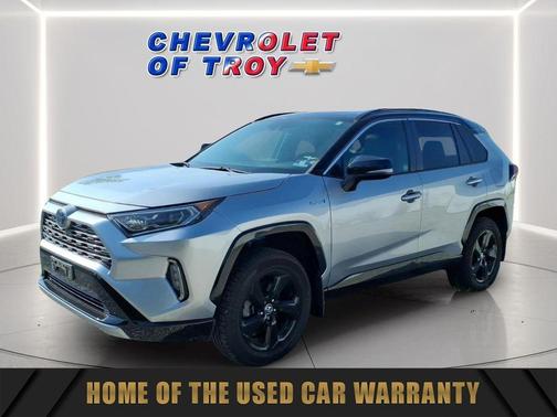 Silver Sky Metallic w/Black Roof 2019 Toyota RAV4 Hybrid SE