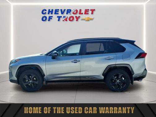 Silver Sky Metallic w/Black Roof 2019 Toyota RAV4 Hybrid SE