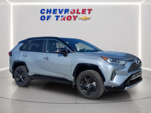Silver Sky Metallic w/Black Roof 2019 Toyota RAV4 Hybrid SE