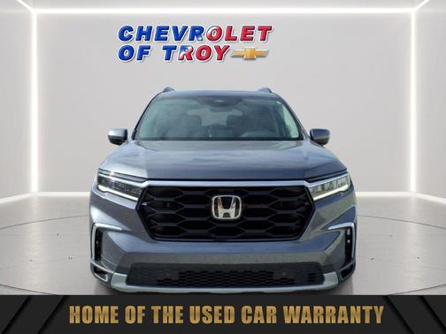 Crystal Black Pearl 2023 Honda Pilot Touring 8-Passenger